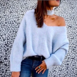 Choker Loose SOO Soft Plush Open Shoulder light Baby Blue Sweater - Picture 1 of 8
