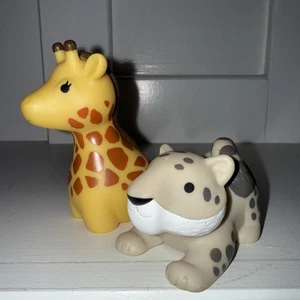 2 Munchkin Animal Bath Squirt Toys, Giraffe & Leopard - Picture 1 of 5