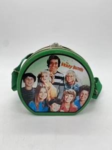VINTAGE 2000 SAMMLERSTÜCK BRADY BÜNDEL BLECH GELDBÖRSE / CONTAINER MIT RIEMEN - Bild 1 von 9