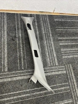 03-07 Ford F250 F350 LH Conductor Izquierdo Pilar A Borde Gris OE 3C34-25025A83-Agw Foto 1 de 4