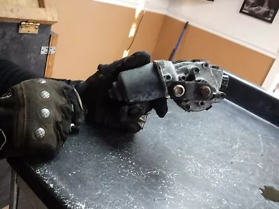 MITSUBISHI FUSO CANTER WIPER MOTOR MK580572 - Image 1 of 3