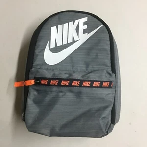 Nike Dome Brotzeittasche Unisex Nike & Swoosh grau isoliert Reißverschluss Beuteltasche Arbeit Schule Box - Bild 1 von 4