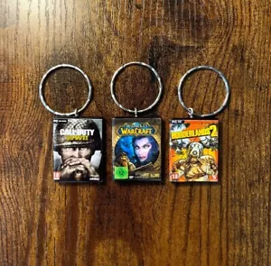 PC Game Keychain ANY GAME You Want Gamers Gifts Fun Key Fob Novelty Gift Ideas - Foto 1 di 11