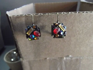 1 par de piedras antiguas de 0,05" en metal dispuestas multicolor en cruz celta cuelga corta - Imagen 1 de 7