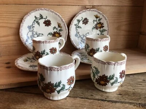 4 tasses anciennes et sous tasses en faïence de Gien, 1 tasse avec 1 fêle - Picture 1 of 24