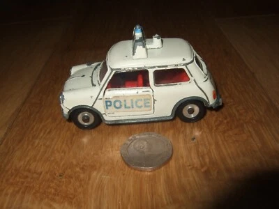 DINKY TOYS MINI COOPER S POLICE CAR No 250 VINTAGE DIECAST - Image 1 of 4