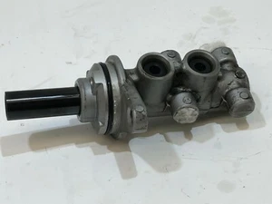 Hauptbremszylinder Toyota IQ IQ2 2011 1.0 Benzin /ab 2009 - Bild 1 von 5