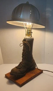 Lámpara de luz de sombrero duro bota forestal del Servicio Forestal de Estados Unidos de colección hecha a medida 22" de alto - Imagen 1 de 24