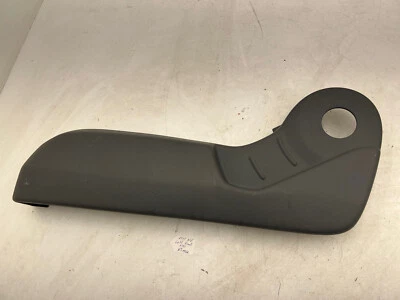 Cubierta del panel de moldura del asiento delantero izquierdo Nissan NV 2500 2012-2020 OEM. Foto 1 de 4