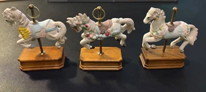 3 - Beautiful Vintage Carousel Horse on Wood Base & Brass Pole. - Picture 1 of 21