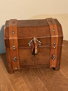 leather and wood chest Vintage - Picture 1 of 7