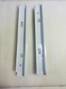 Fundas de riel OEM Samsung DA63-11680A (derecha) y DA63-11679A (izquierda) - Imagen 1 de 5