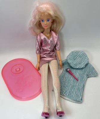 Hasbro Jem & the Holograms 1985 como muñeca Jerrica pendientes iluminados trabajo Foto 1 de 4