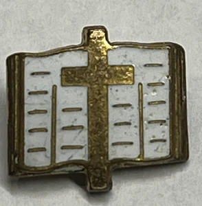 Vintage Bible Lapel Pin/Brooch Bible & Cross Metal Enamel White Gold Color - Picture 1 of 3