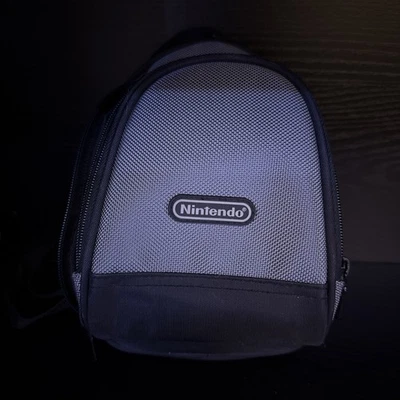 Mini Mochila Oficial Nintendo Gameboy / DS Juego Viaje Estuche de Transporte Bolsa Gris Foto 1 de 4