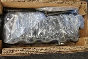 New International Cylinder Head Kit for 6.0L Ford Engine Part# 1872648C95 - Bild 1 von 2