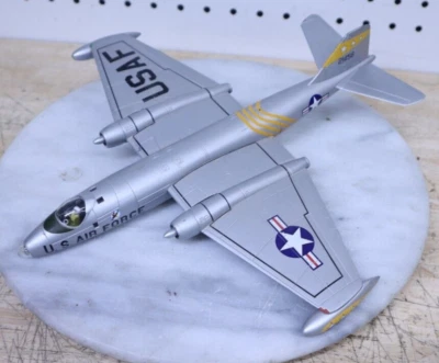 Corgi AA34704 Martin RB-57A Canberra United States Air Force 21456 30th TRS USA - Image 1 of 4