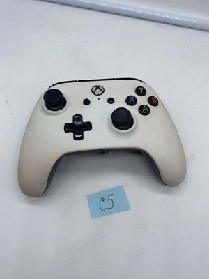 POWERA WIRED CONTROLLER FOR XBOX ONE | 1506928-02 | WHITE - Image 1 of 4