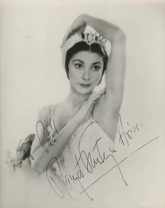 Fonteyn, Margot. (1919-1991): Signed Photograph in "Swan Lake" BALLET - Picture 1 of 2