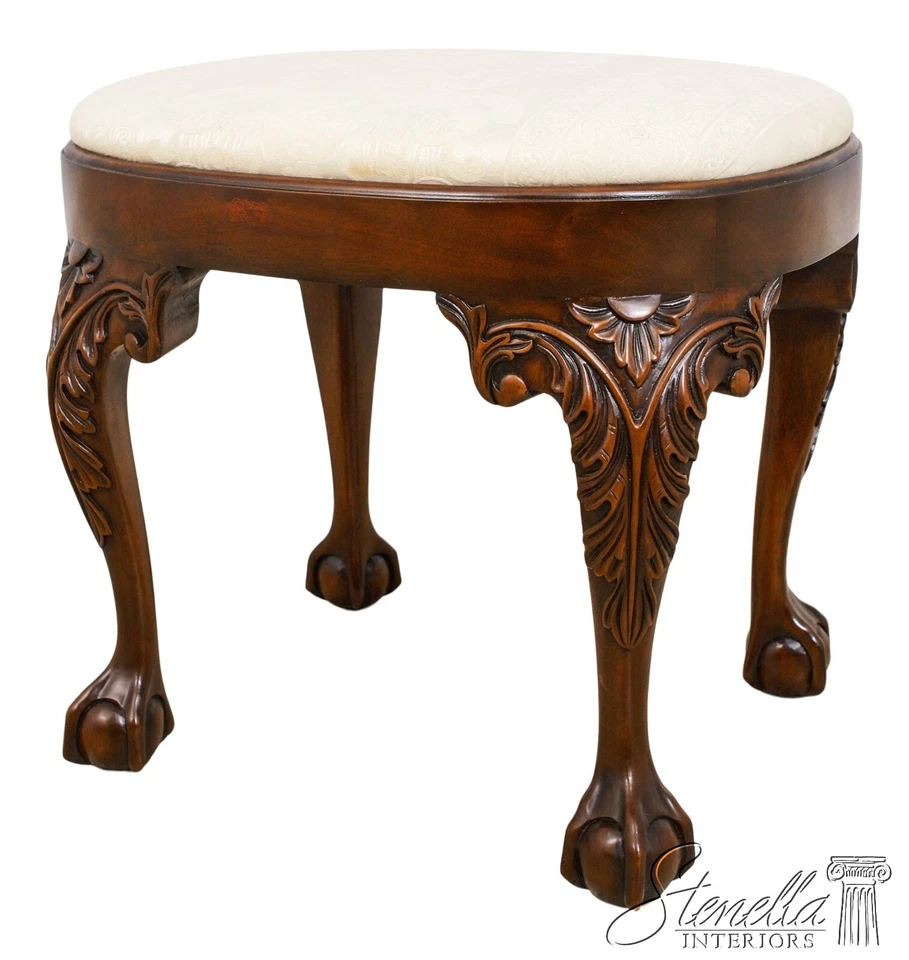 L36341: винтажный овальный табурет для ног в стиле чиппендейл из красного дерева - Изображение 1 из 4