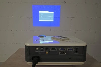 BENQ MP625P XGA PROJEKTOR 1080i DLP, HDMI, USB, 2700 ANSI LUMEN, defekt . - Bild 1 von 3