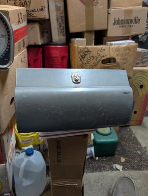 Puerta de guantera Ford Fairlane Customline 1956 Foto 1 de 4