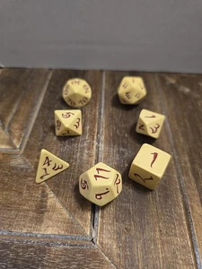 7 Piece Dice Set**Q-Workshop Classic RPG Beige & Burgundy - Picture 1 of 3