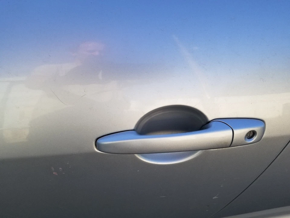 MAZDA RX-8 2004 2005 2006 2007 2008 MANIJA DE PUERTA EXTERIOR DELANTERA IZQUIERDA PLATEADA Foto 1 de 1