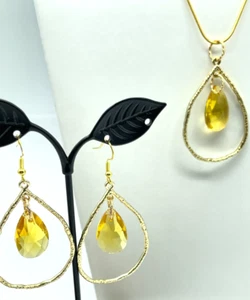 Set Necklace & Earrings Gold Hoops w/Yellow Crystals Necklace 18" Earring 2.5" - Picture 1 of 10
