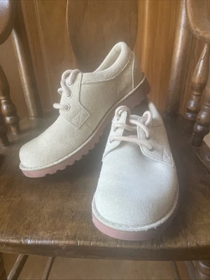 Mocasines UGG de gamuza de oveja para niños K13 Foto 1 de 4