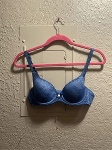 Body von Victoria’s Secret blau Spitze gefüttert Halb BH Damen 34B kleiner Fehler an Str - Bild 1 von 13