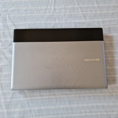 Samsung NP-RV515, 15.6", UNKNOWN SPECS, TESTED TO BIOS ONLY DAMAGED SCREEN (185) - Image 1 of 4