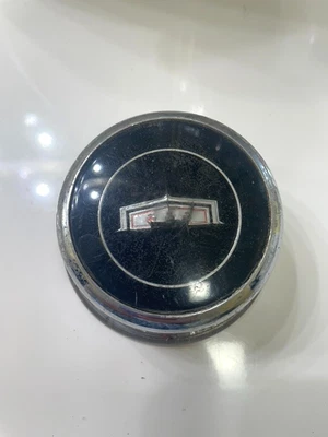 1966 Chevrolet Caprice buzina botão original fabricante de equipamento original - Imagem 1 de 4