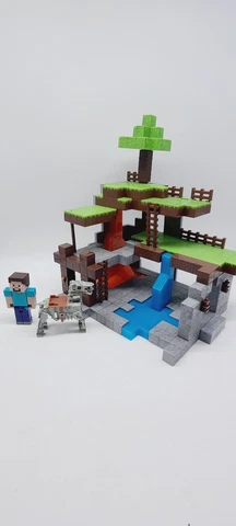 Minecraft Nanofigs Nano Scene Overworld with 2 FIGURES * AS-PICTURED * Cover