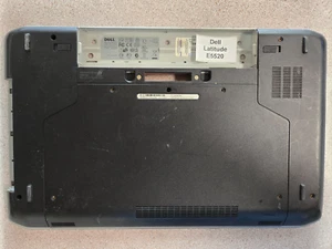 Dell Latitude E5520 OEM 15,6" custodia inferiore porta - Foto 1 di 2