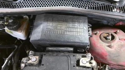 Motor de caja de fusibles sin faros antiniebla con control de crucero compatible con 06-07 FOCUS 281453 Foto 1 de 4