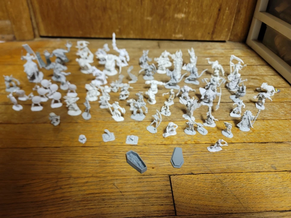 Lote De 70 Mini Figuras Reaper Unpaited 2016 Pathfinder D&D Guerra Juego De Mesa Foto 1 de 4