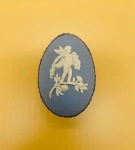 Rare Wedgwood Egg shape tri-colour Jasperware box - Picture 1 of 2