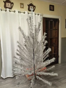 Vintage 6.5 Foot Aluminum Christmas Tree 61 Branches Complete in Box - Picture 1 of 18