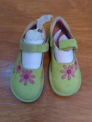 Kid Express #3378, Green Leather Mary Janes With Flowers, Size 13 - Image 1 of 4