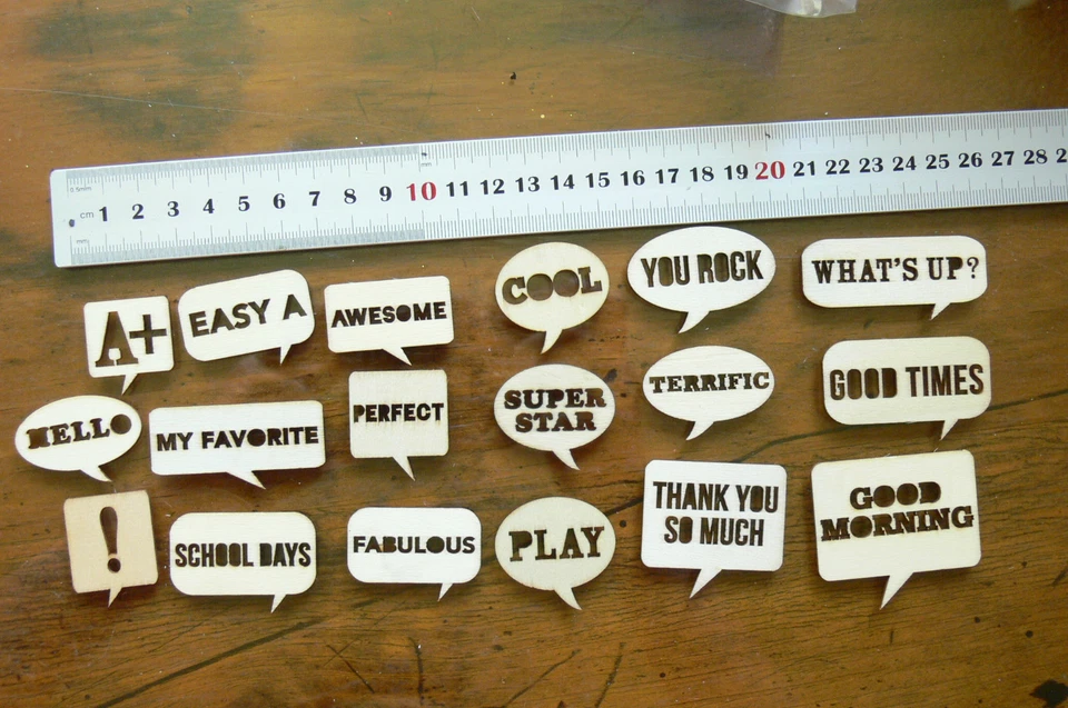 18 palabras mezcladas de madera en burbujas - listas 2 colores a tu elección Foto 1 de 4