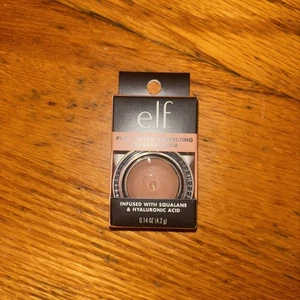 e.l.f. Aclarador de ojos corrector de color de masilla, imprimación debajo de los ojos profundo/rico - Imagen 1 de 3