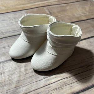 American Girl Doll Courtney Moore Courtney’s White Slouch Boots Meet Shoes - Picture 1 of 4