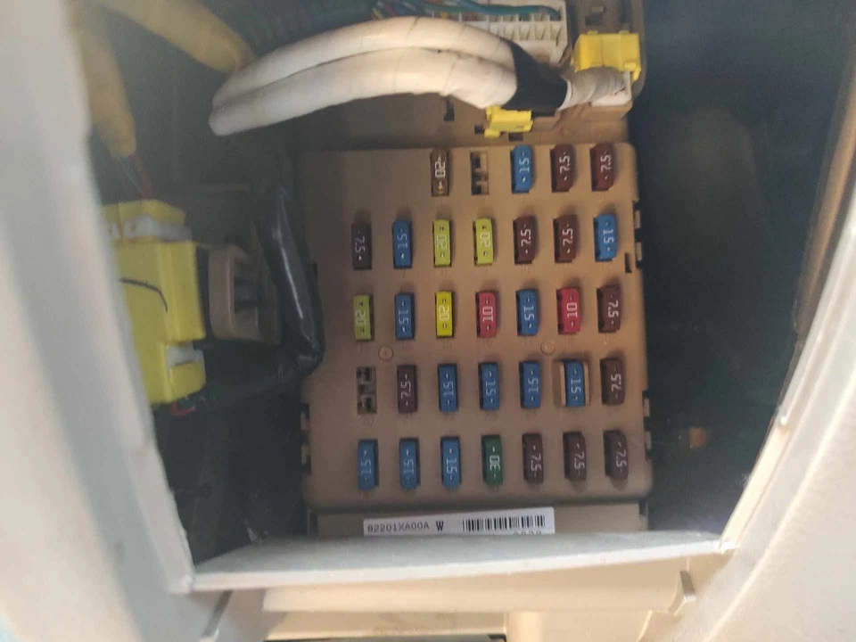 06 SUBARU TRIBECA Cabin Fuse Box Foto 1 de 1