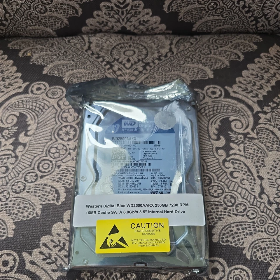 Western Digital Caviar Blue 250GB Hard Drive WD2500AAKX - Image 1 of 2