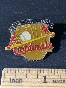 1991 St Louis Cardinals Baseball Glove Hat Or Lapel Pin - Picture 1 of 2