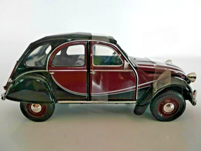 Citroën 2CV Charleston 1/24eme longueur 15cm rouge et noire, neuve dans sa boite - Photo 1/4