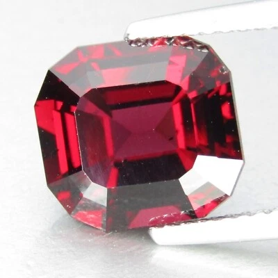 Piedra preciosa suelta corte esmeralda moda granate color rojo superior natural de 5,71 quilates Foto 1 de 4