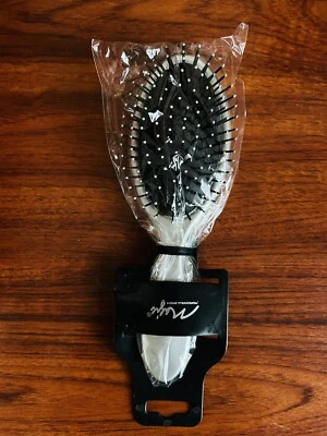 Escova de cabelo oval Magic prata - NOVA - Imagem 1 de 3