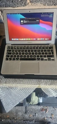 Apple MacBook Air - Image 1 of 4